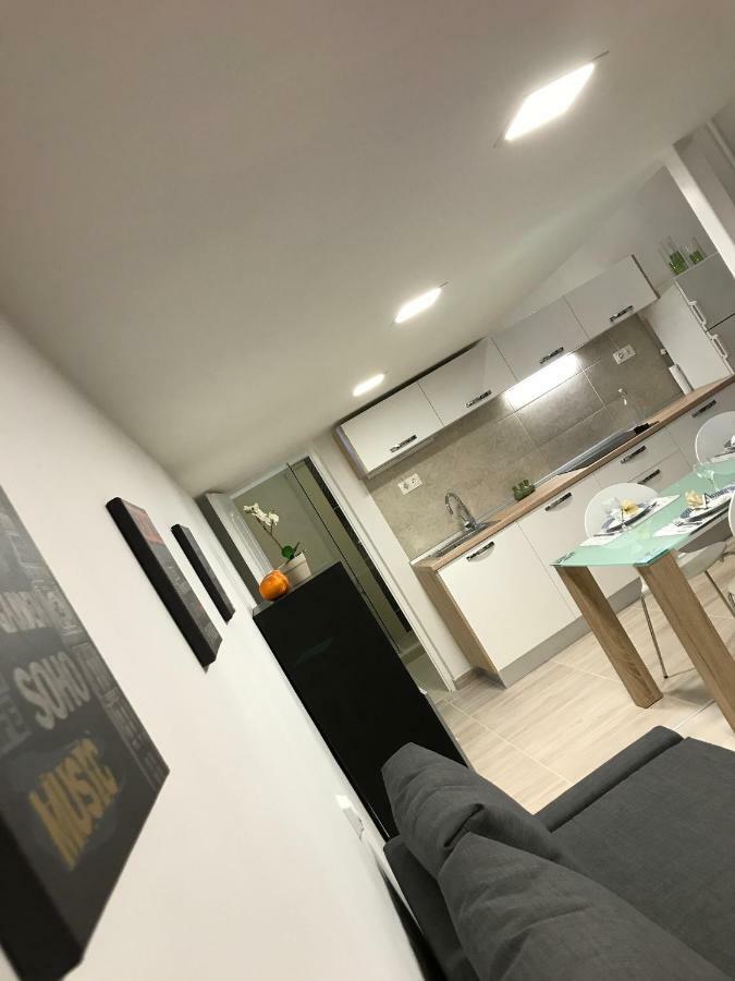 Modern Chic In Central * Budapest